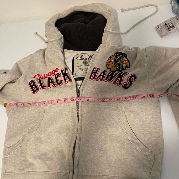 Chicago Blackhawks Hoodie. Heavyweight boy small - Picture 4 of 5